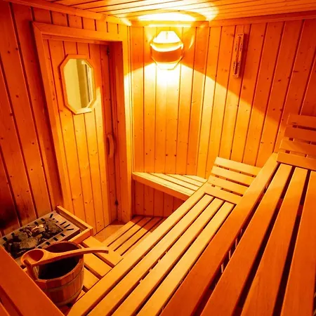 ホテル Alesi マルチェージネ